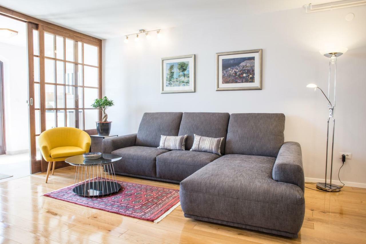 Melody M Apartment With Private Pool Split Extérieur photo