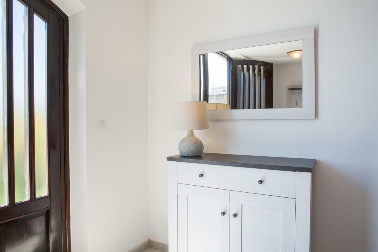 Melody M Apartment With Private Pool Split Extérieur photo