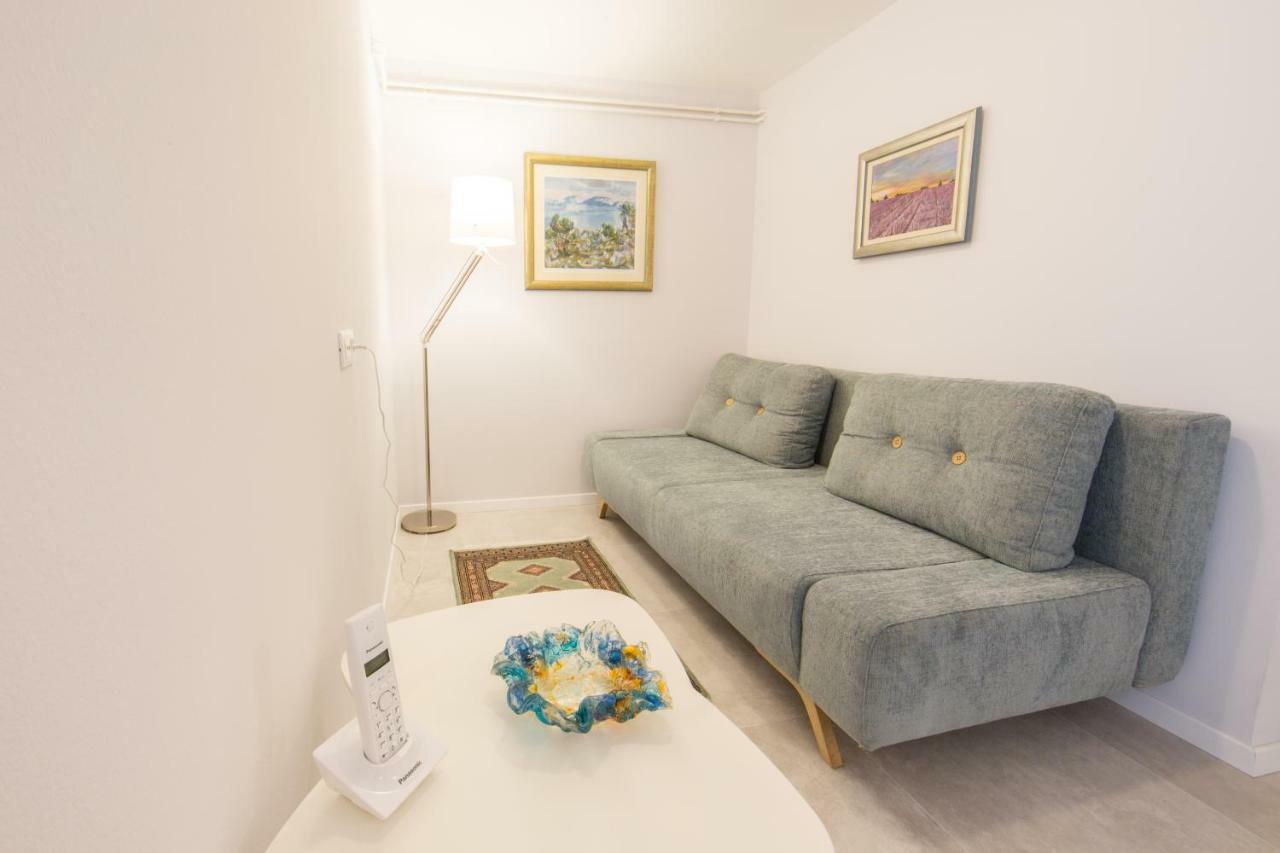 Melody M Apartment With Private Pool Split Extérieur photo