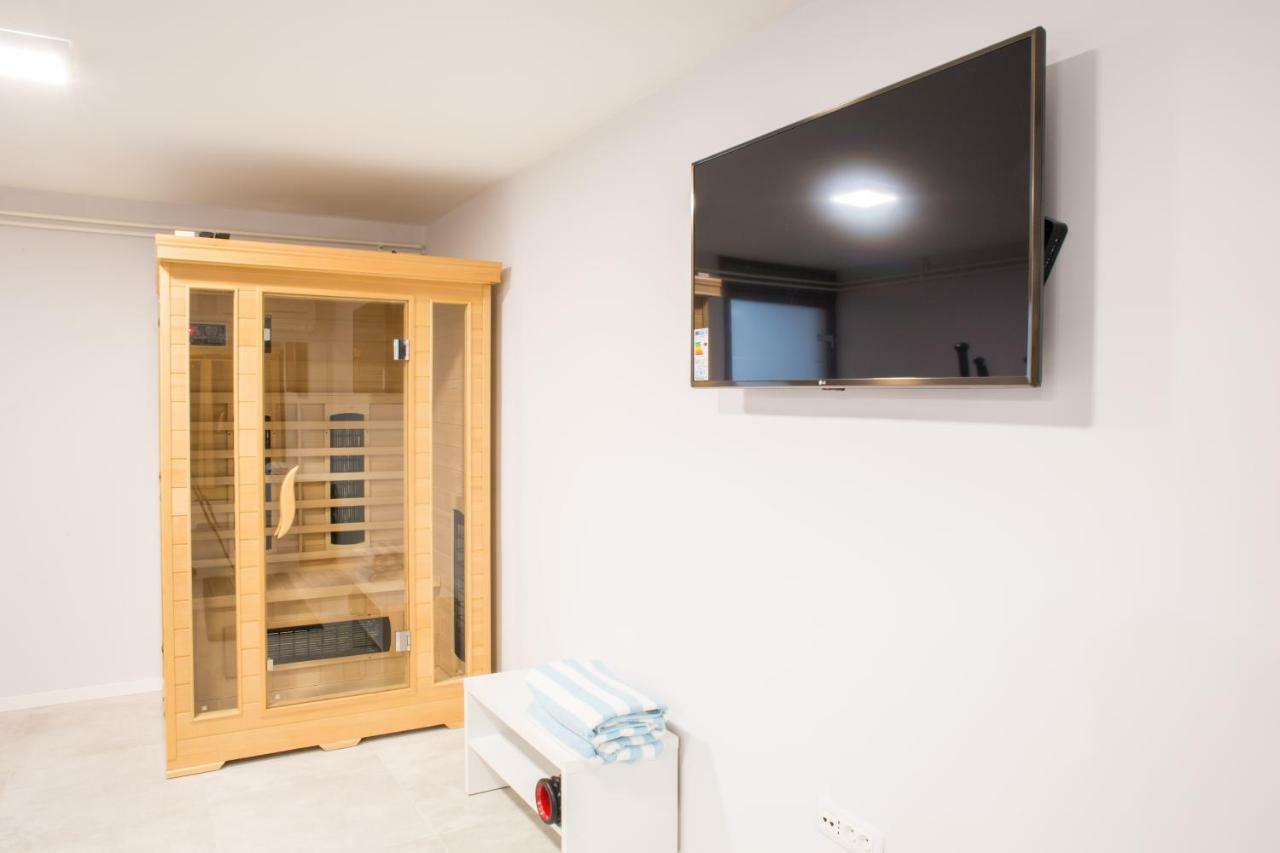 Melody M Apartment With Private Pool Split Extérieur photo