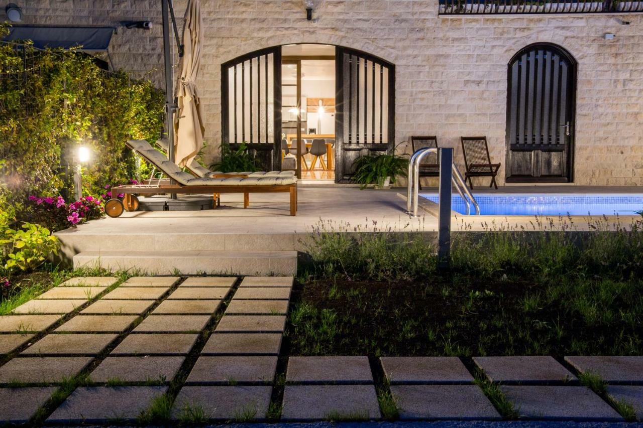 Melody M Apartment With Private Pool Split Extérieur photo